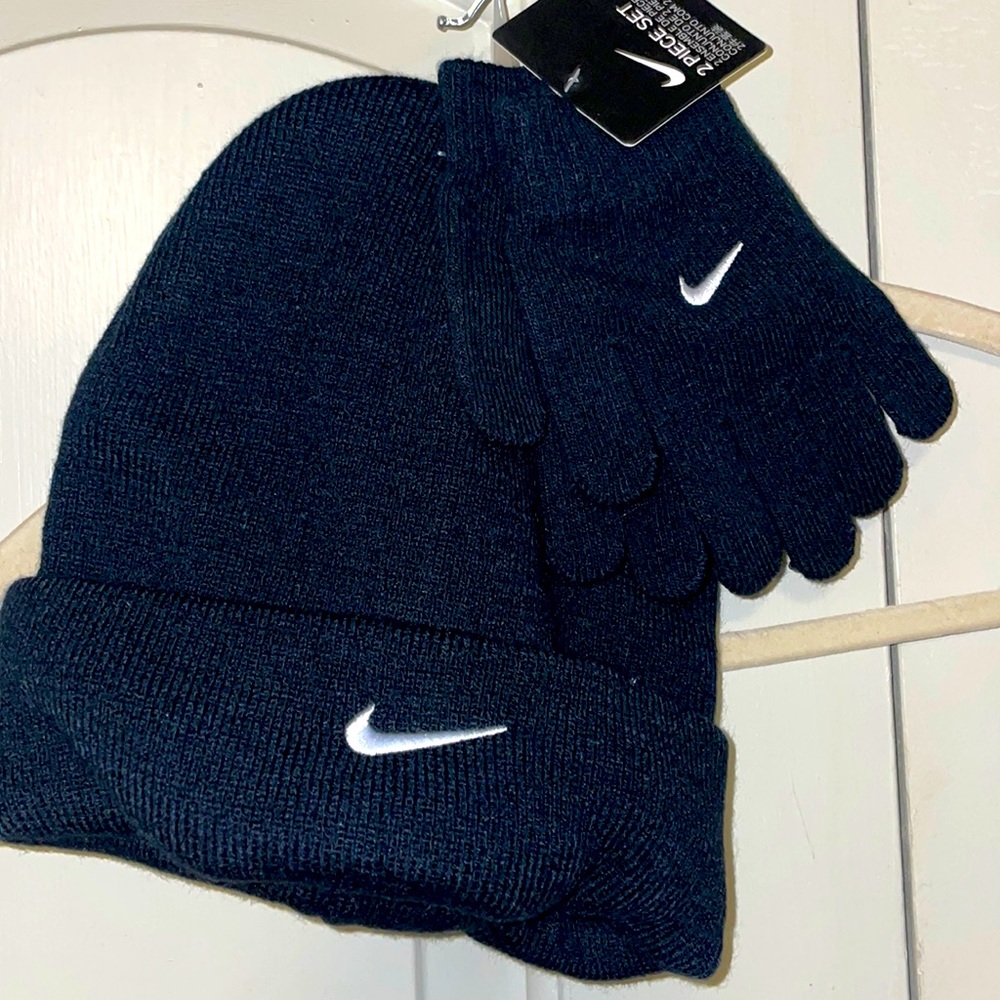 NWT boys Nike hat and glove set black